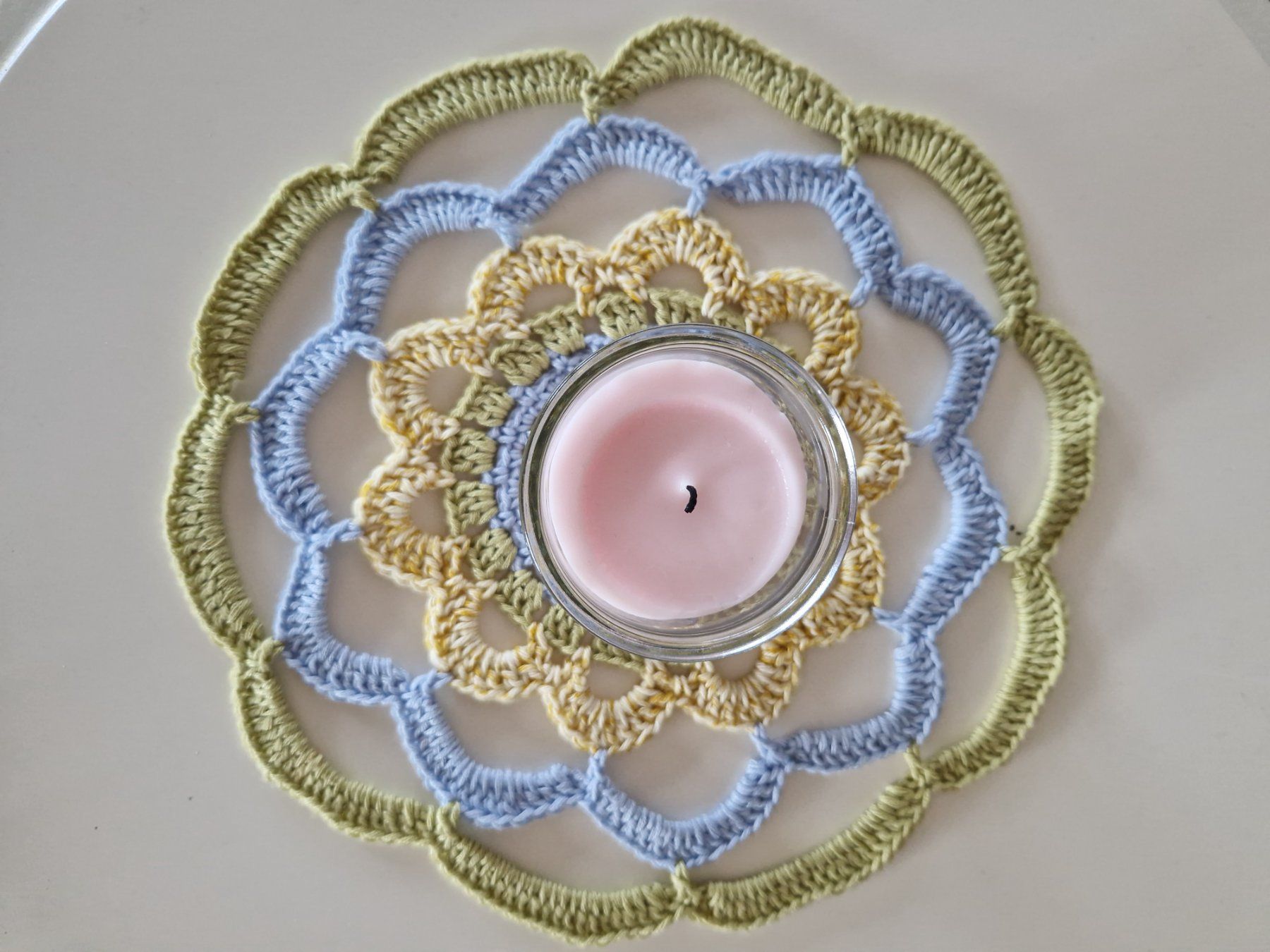 Alle Dekorationen: Handgemachtes Mandala, Doily, Untersetzer, Deko – Neu (gemäss Beschreibung) aus Neuhausen am Rheinfall von Alchimista 4