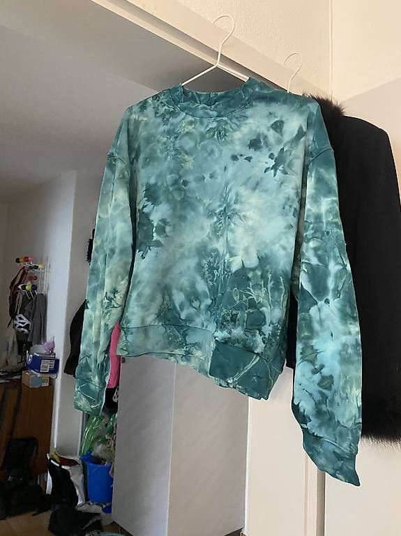 Weekday Maglioni & Felpe: Pullover Sweater Batik Waldgrün dunkelgrün – Usato da Bern venduto da n-dine 3