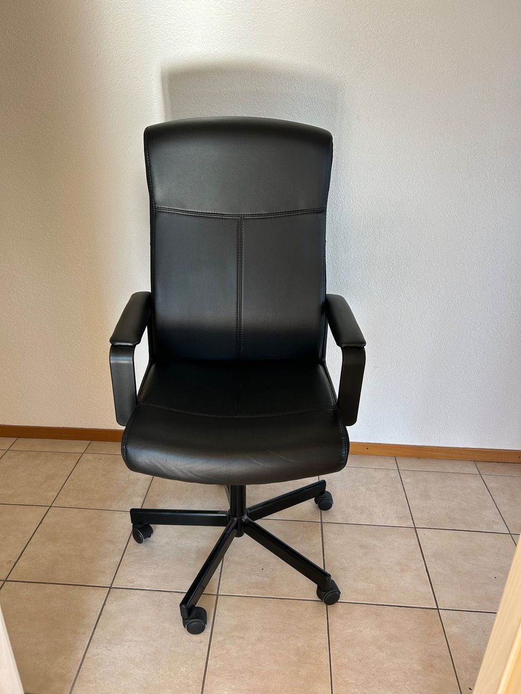 Ikea Chaises: Chaise de bureau/gaming IKEA – D'occasion à Chavannes-près-Renens par coraliebanuls 1
