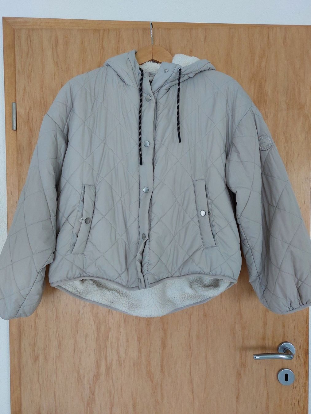 Only Giacche: Jacke mit Kapuze Gr. L Only – Usato da Schmitten FR venduto da ReniStern