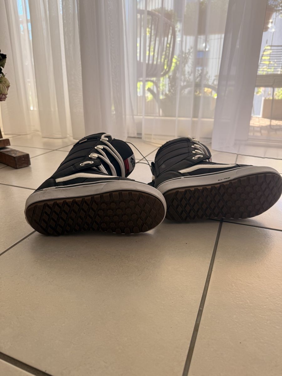 Vans Scarpe da uomo: Vans snowboard boots black – Nuovo (secondo la descrizione) da Bonstetten venduto da sandkastentreff 1