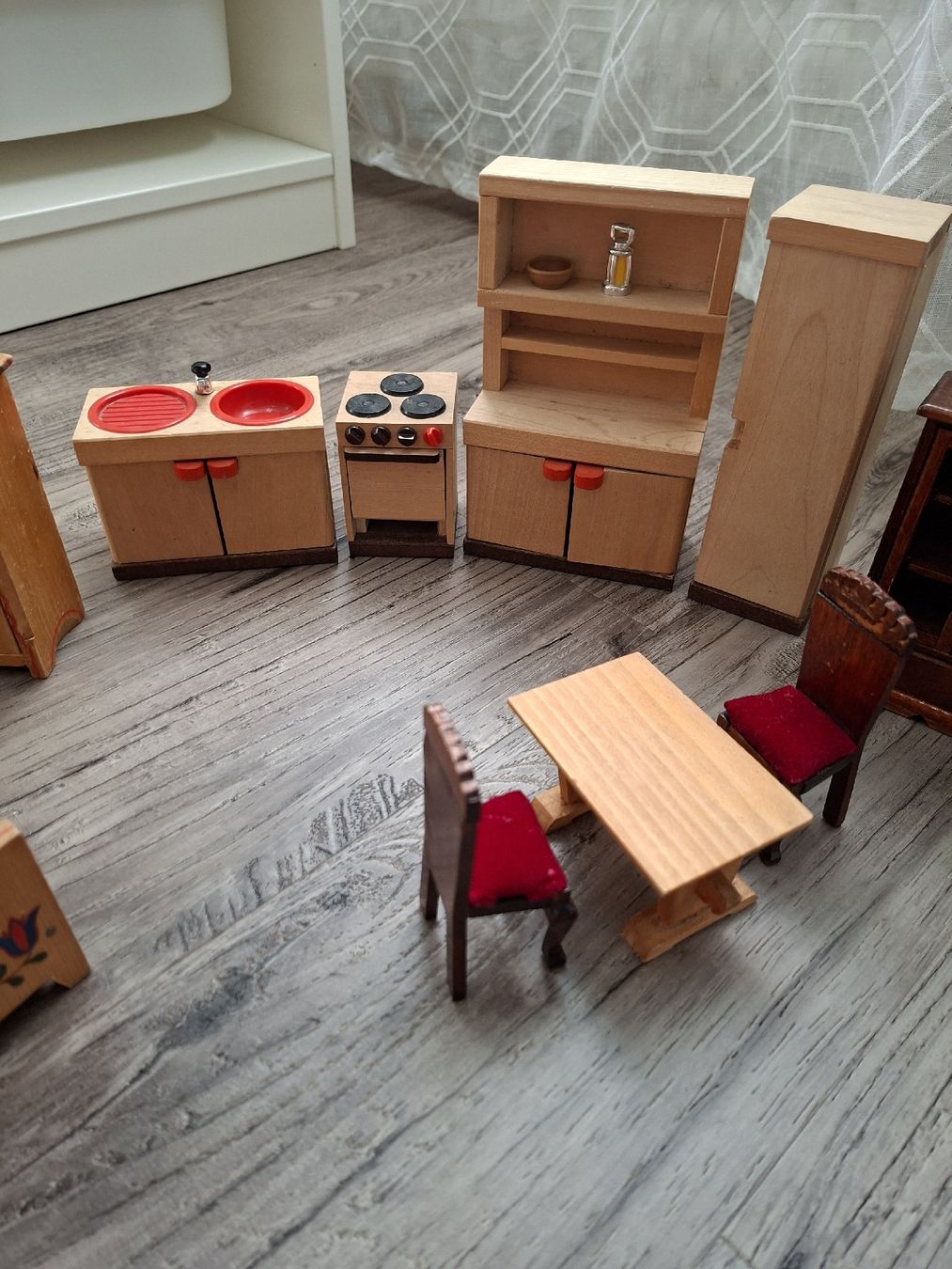 Puppenhäuser & -möbel: Puppenmöbel Set aus Holz – Gebraucht aus Winterthur von Ausmisten2026 2
