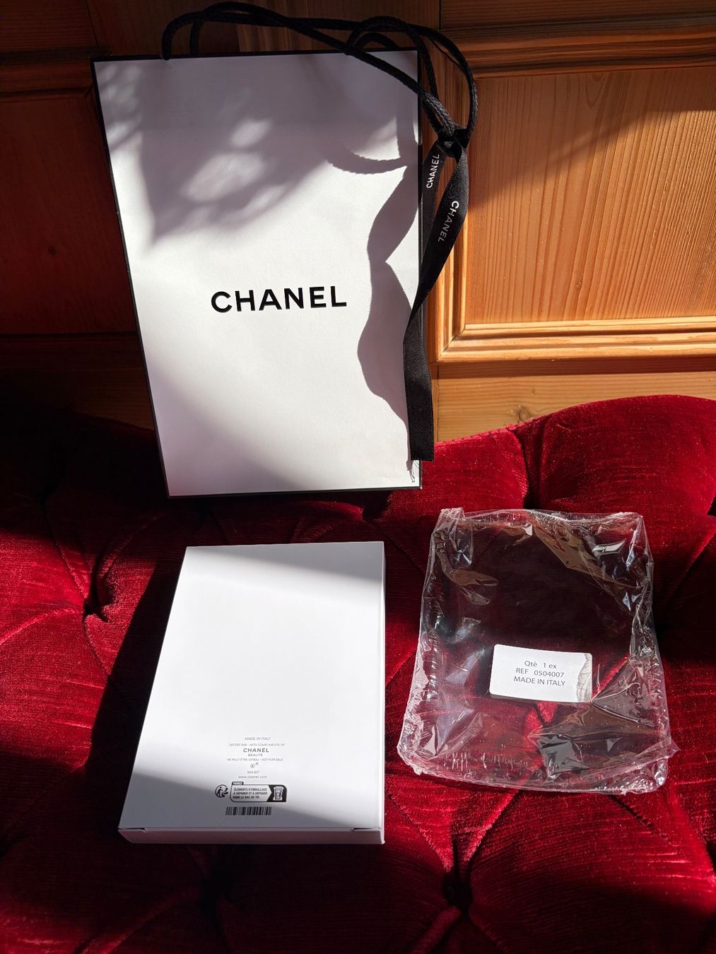 Libri: CHANEL  LA COLLECTION  Buch  / Notizbuch mit Bleistift / – Nuovo (secondo la descrizione) da Interlaken venduto da Bona55 4