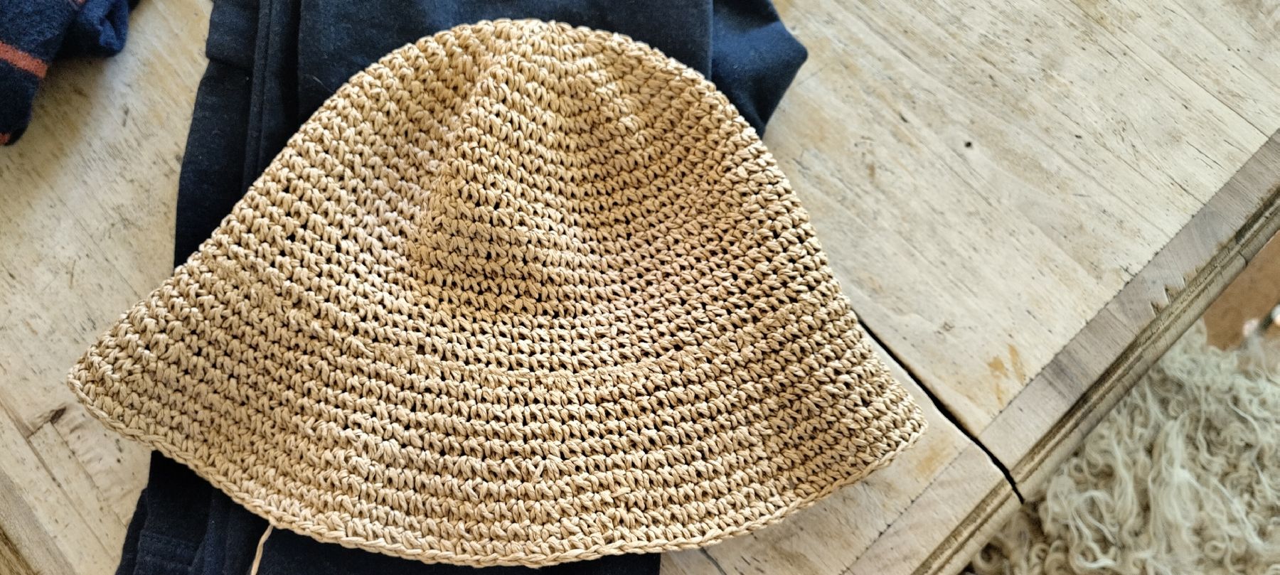 Chapeaux, bonnets & casquettes: Sonnenhut, gehäkelt – D'occasion à Nuglar par bibabone