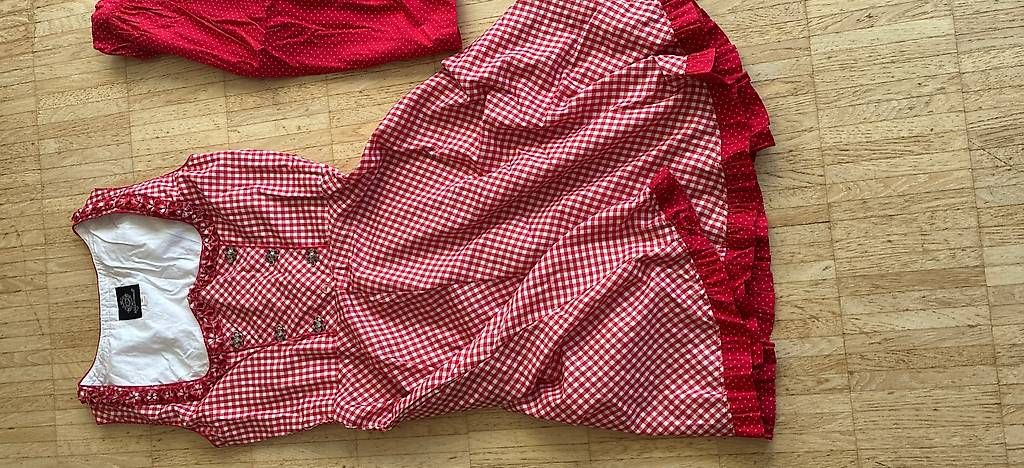 Kostüme: Dirndl – Gebraucht aus Uster von Fluma 1