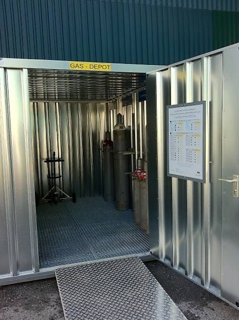 Conteneurs de construction: Lagercontainer Neu 300/2,10m – D'occasion à Mauren par Fuerst1 3