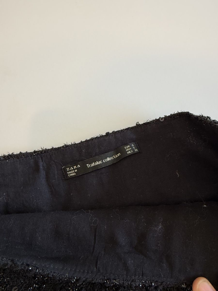Zara Gonne: Mini jupe Zara noire brodée taille - S – Nuovo (secondo la descrizione) da Genève venduto da iry_67wr 2