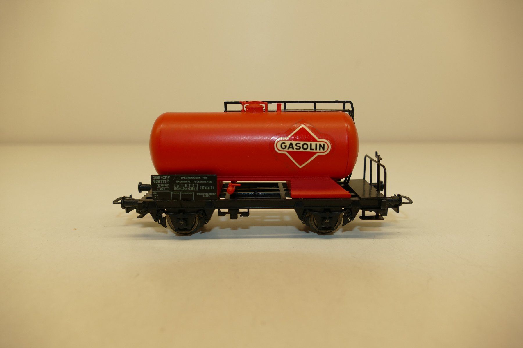 Liliput Modelleisenbahnen: Liliput H0: SBB Silowagen Gasolin – Gebraucht aus Niederhasli von rail-duerst 1