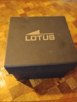 Lotus Uhr