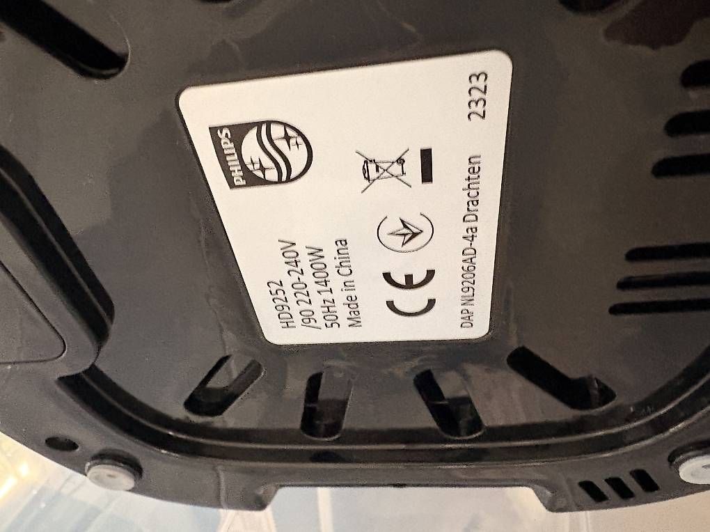 Küchengeräte: Philips HD9252 Airfryer 1400W – Gebraucht aus Liestal von eliceni 1