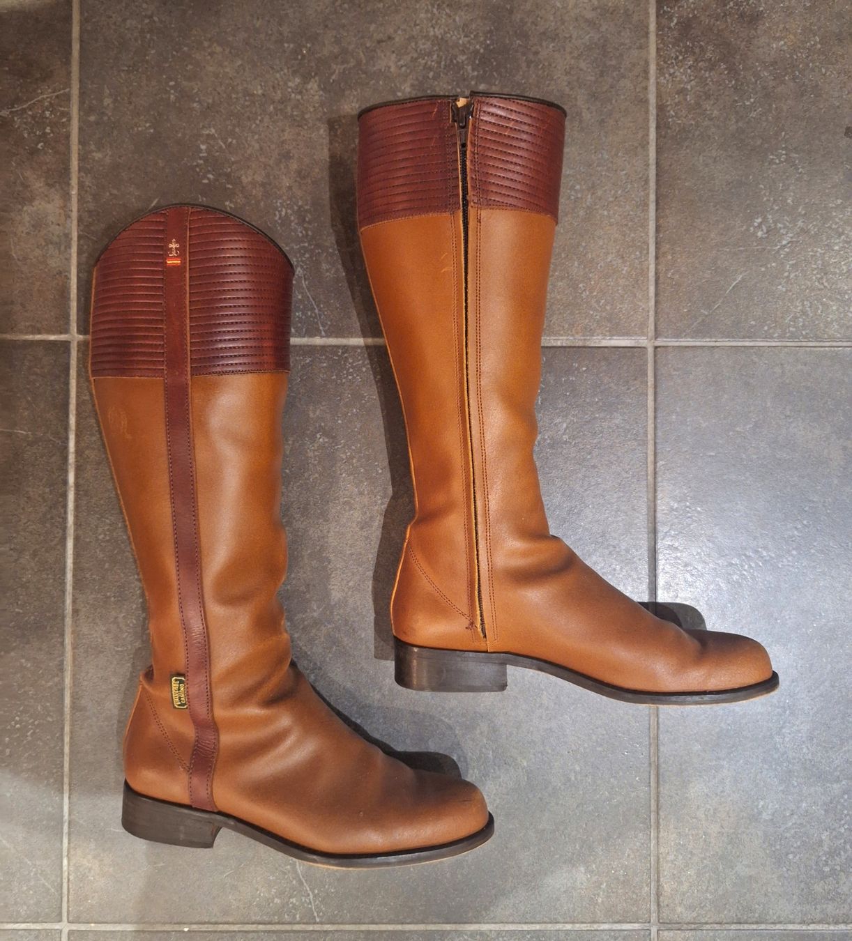 Scarpe da donna: Leder Stiefel – Usato da Wangen ZH venduto da MarianneMunz 1