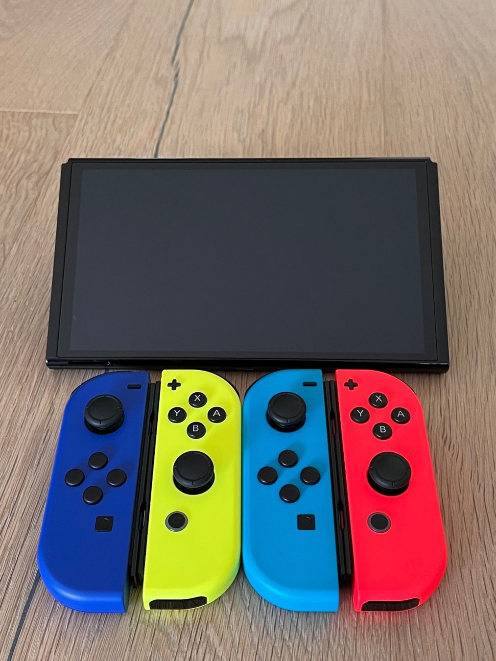 Nintendo Console: Nintendo Switch OLED – Usato da jona venduto da nixli123 3