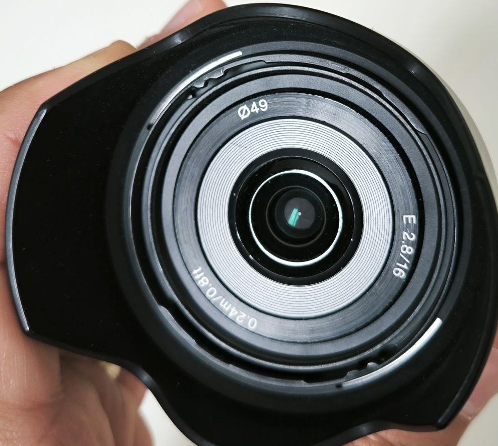 Sony Obiettivi: Objectif Sony E 2.8/16mm Ø49mm – Usato da Riaz venduto da vanucaptures