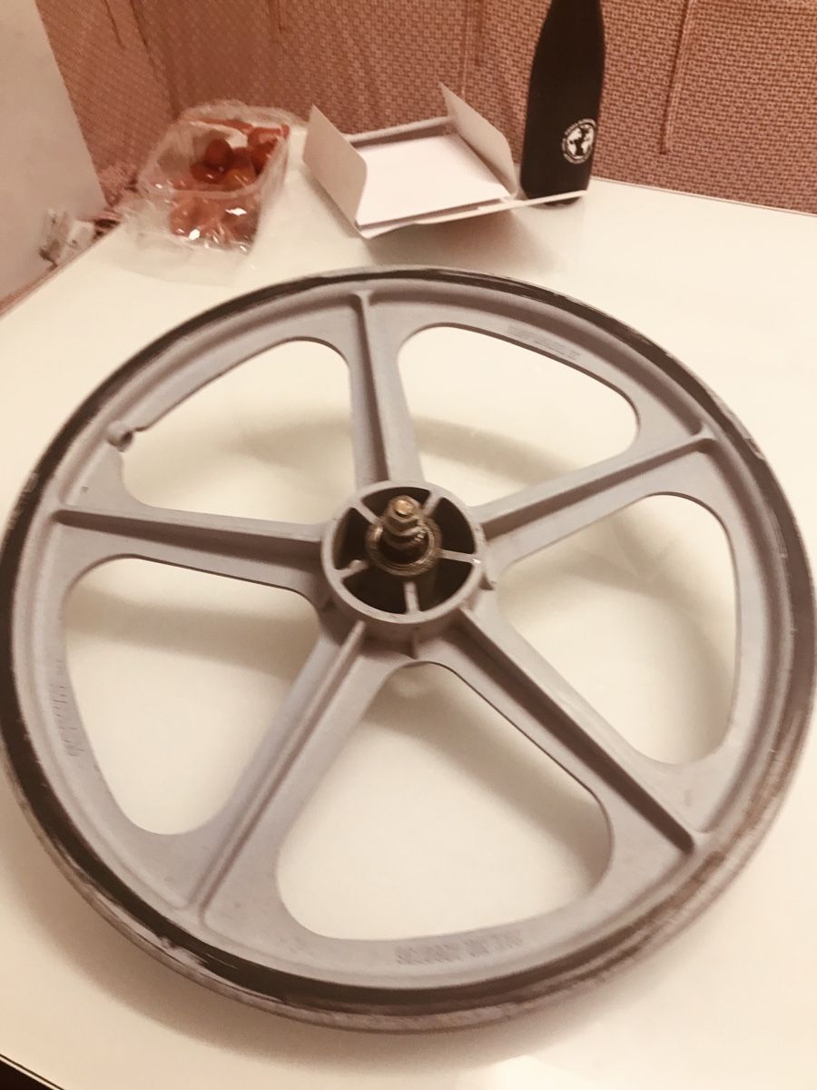 Pezzi di ricambio: BMX Skyway front wheel – Usato da Wädenswil venduto da Mistamovie72