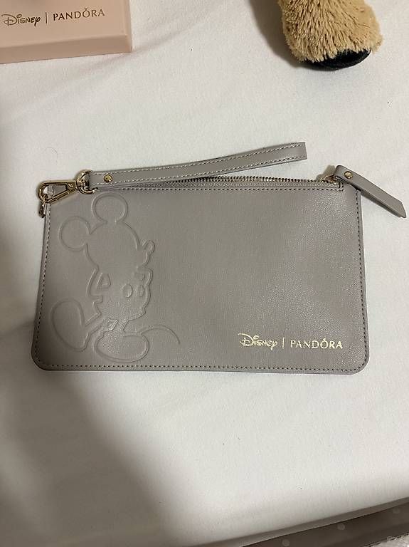 Disney Borse da donna: Clutch Pandora Disney – Usato da Münchenstein venduto da Miresolese