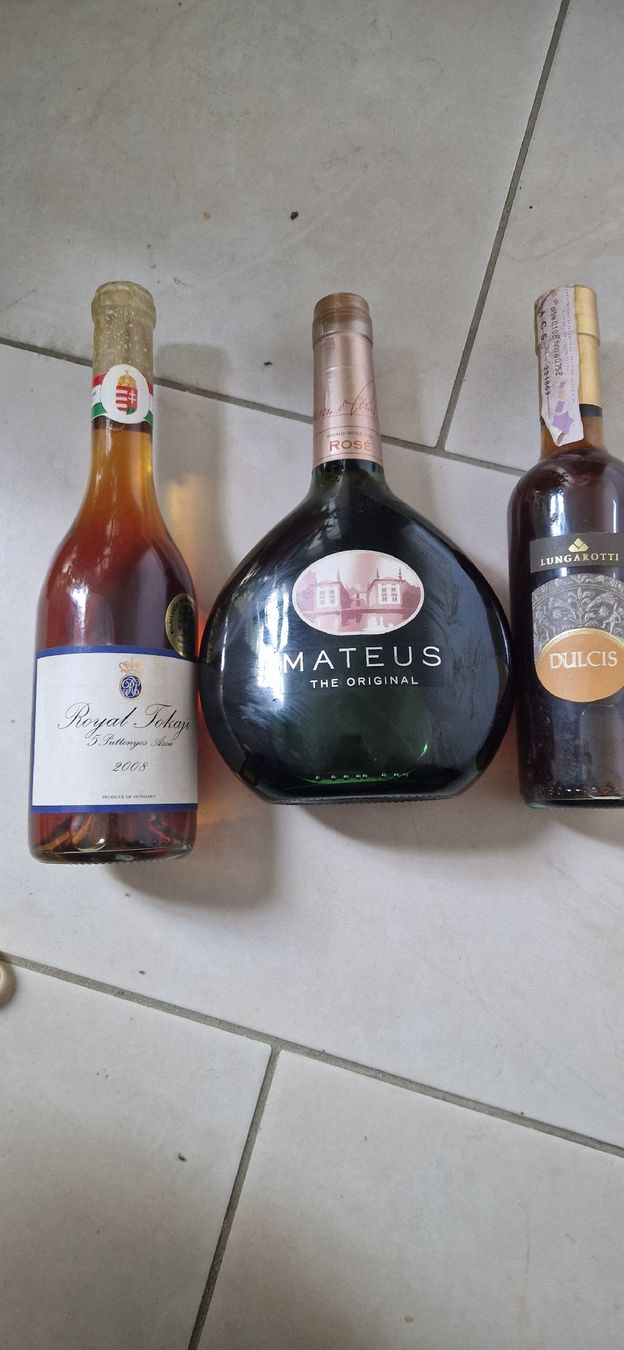 Vino: Rose wine – Nuovo e nell'imballaggio originale da Ebikon venduto da vij_fg72