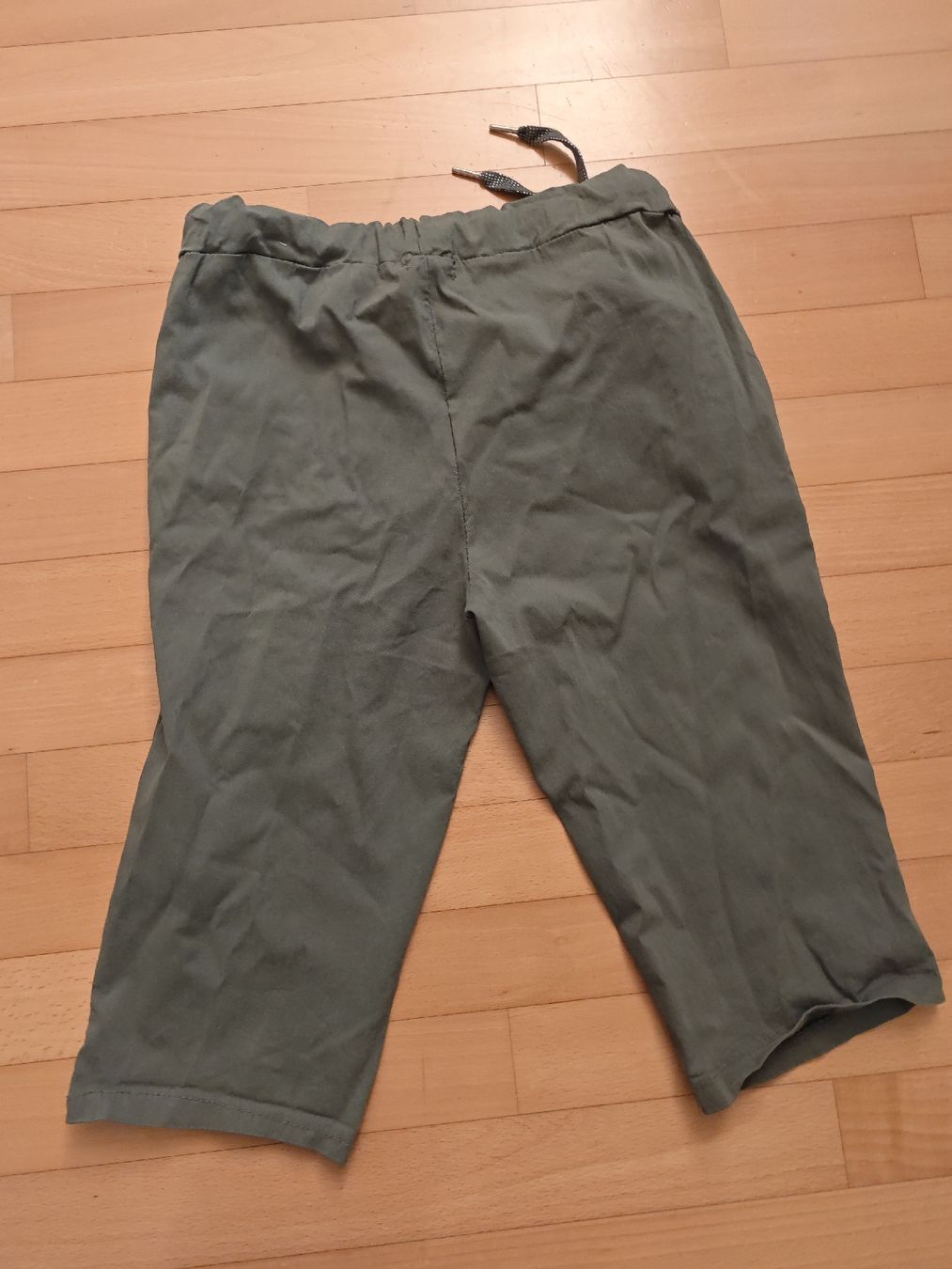 Pantaloni: Elastische Shorts – Usato da Sissach venduto da sasocla 3