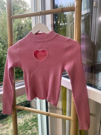 Pull femme Bershka rose avec coeur taille S bon etat
