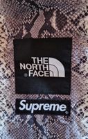 SUPREME x TNF Snakeskin Jacke