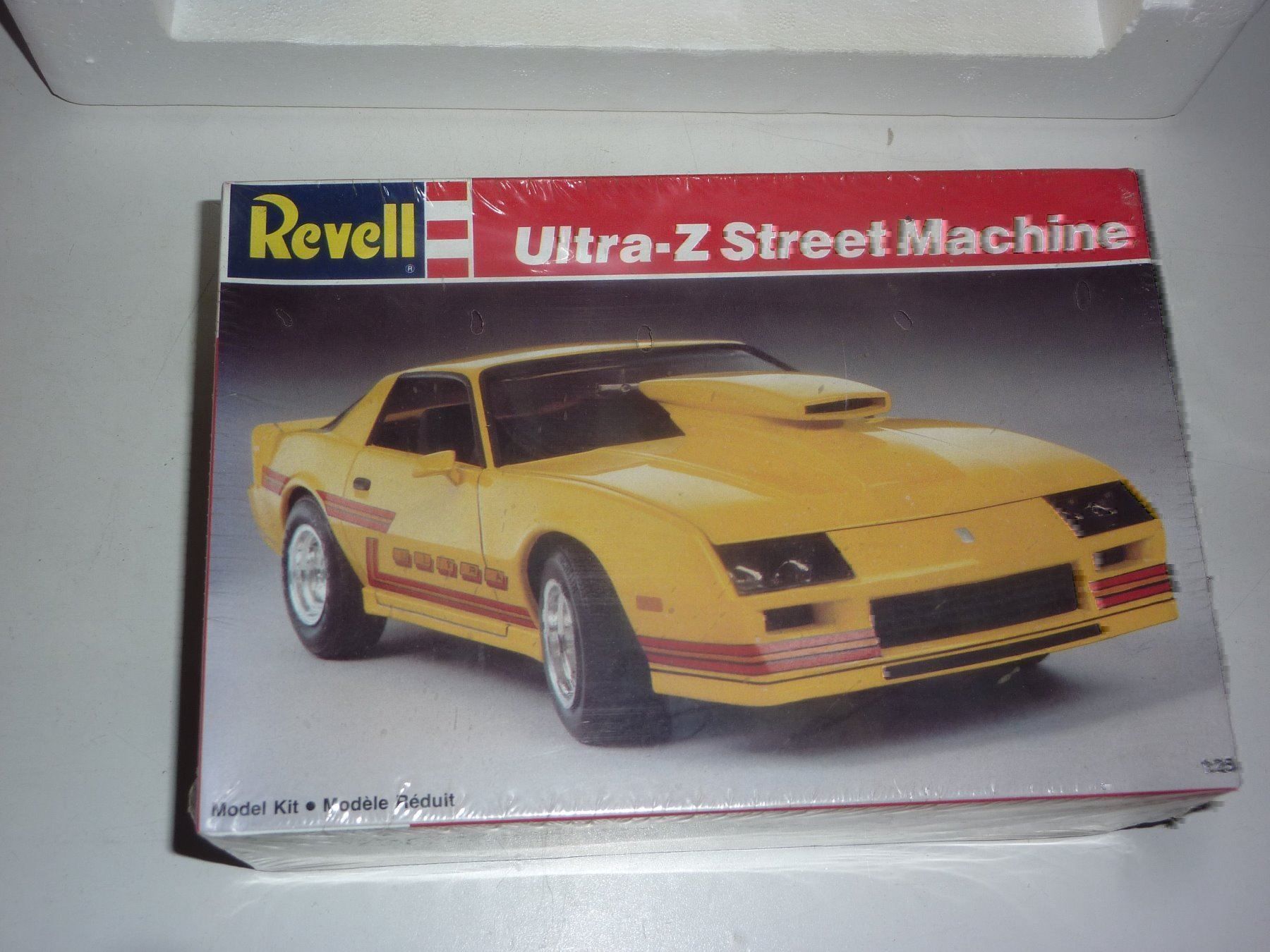 Revell Modellini d'auto: ULTRA-Z – Nuovo e nell'imballaggio originale da Balsthal venduto da bouteliee