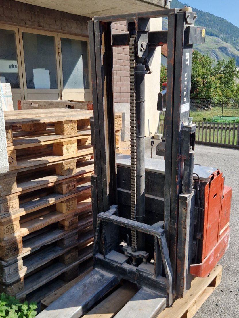 Carrelli elevatori e a forche: BT Stapler Ameise Hochhubwagen Lifter – Difettoso da Felsberg venduto da Springer5 2