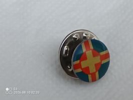 Pin mit Kreuz