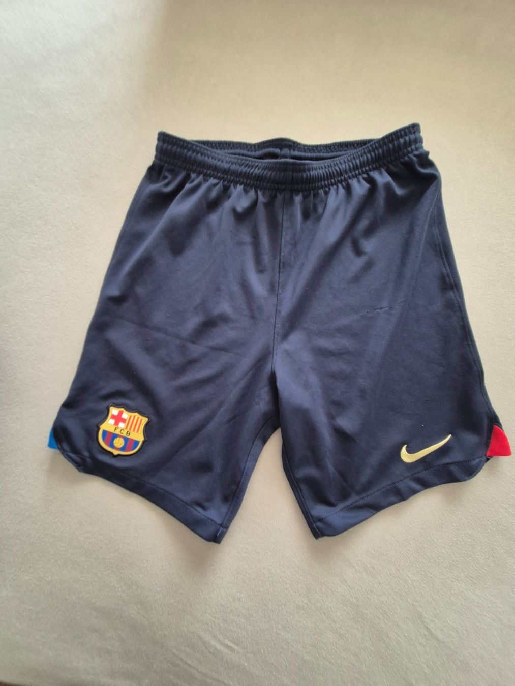 Nike Pantaloni: FC Barcelona Shorts – Usato da Luzern venduto da Yel_low