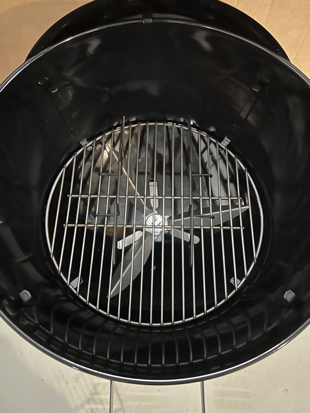 Weber Griglie: Weber Grill 57 cm , neu ungebraucht – Nuovo (secondo la descrizione) da Schönenberg ZH venduto da ozi66 5