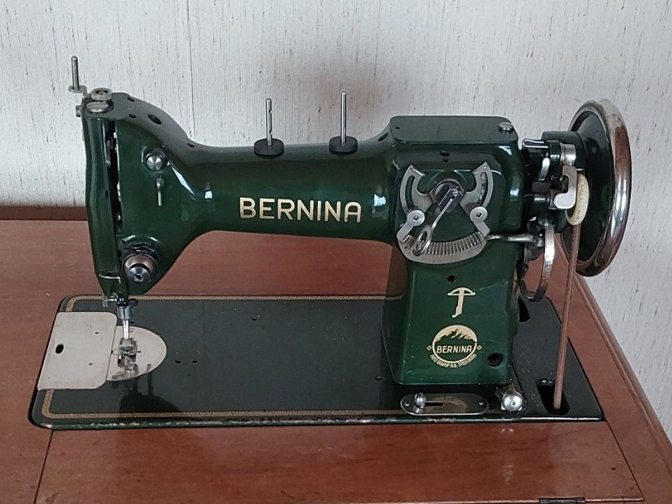 Bernina Nähmaschinen: Bernina Nähmaschine – Gebraucht aus Fischenthal von Violcik