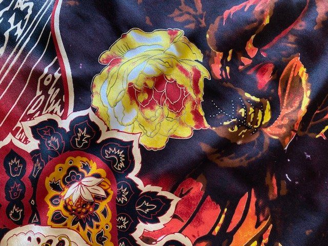Foulard & Sciarpe: Seidenschal 80x80 – Usato da Edlibach venduto da Arnoldotto 3
