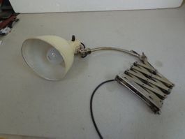Sehr alte ausziehbare Werkstattlampe