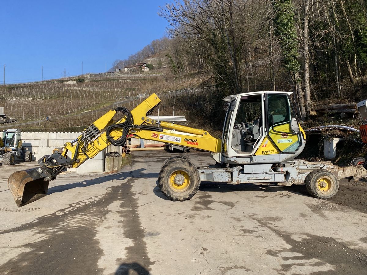Menzi Muck Escavatori: Menzi Muck M525, Bagger – Usato da Villeneuve VD venduto da Tiennot