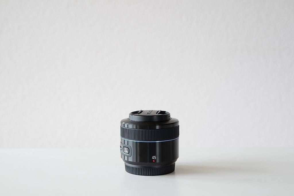 Samsung Obiettivi: Samsung NX 45mm f1.8 – Usato da Urdorf venduto da MagneBesase 2