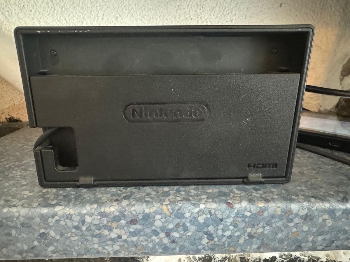 Nintendo Konsolen: Nintendo Switch Dock mit Kabeln guter Zustand – Gebraucht aus Zürich von papaplatte 3