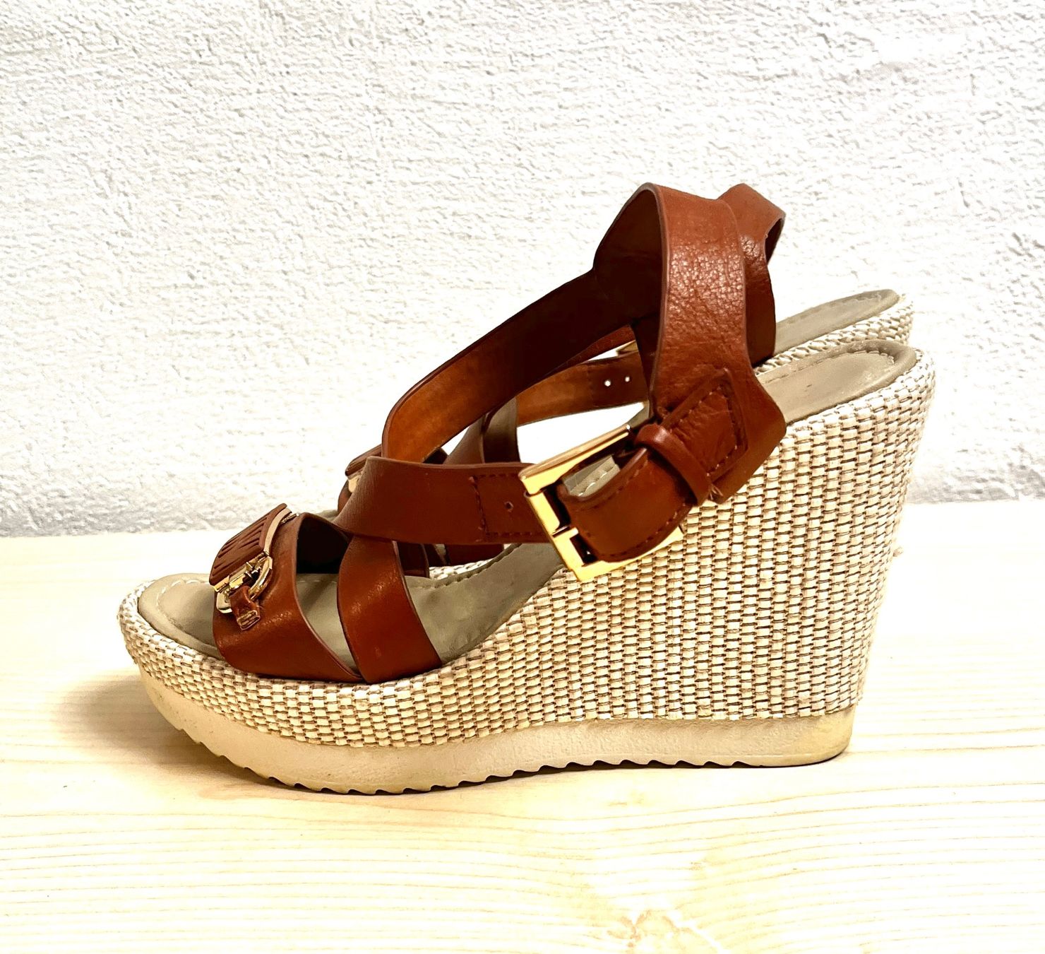 Scarpe da donna: High Heels Keilsandalette Gr 36 – Usato da Domat/Ems venduto da Kollers65