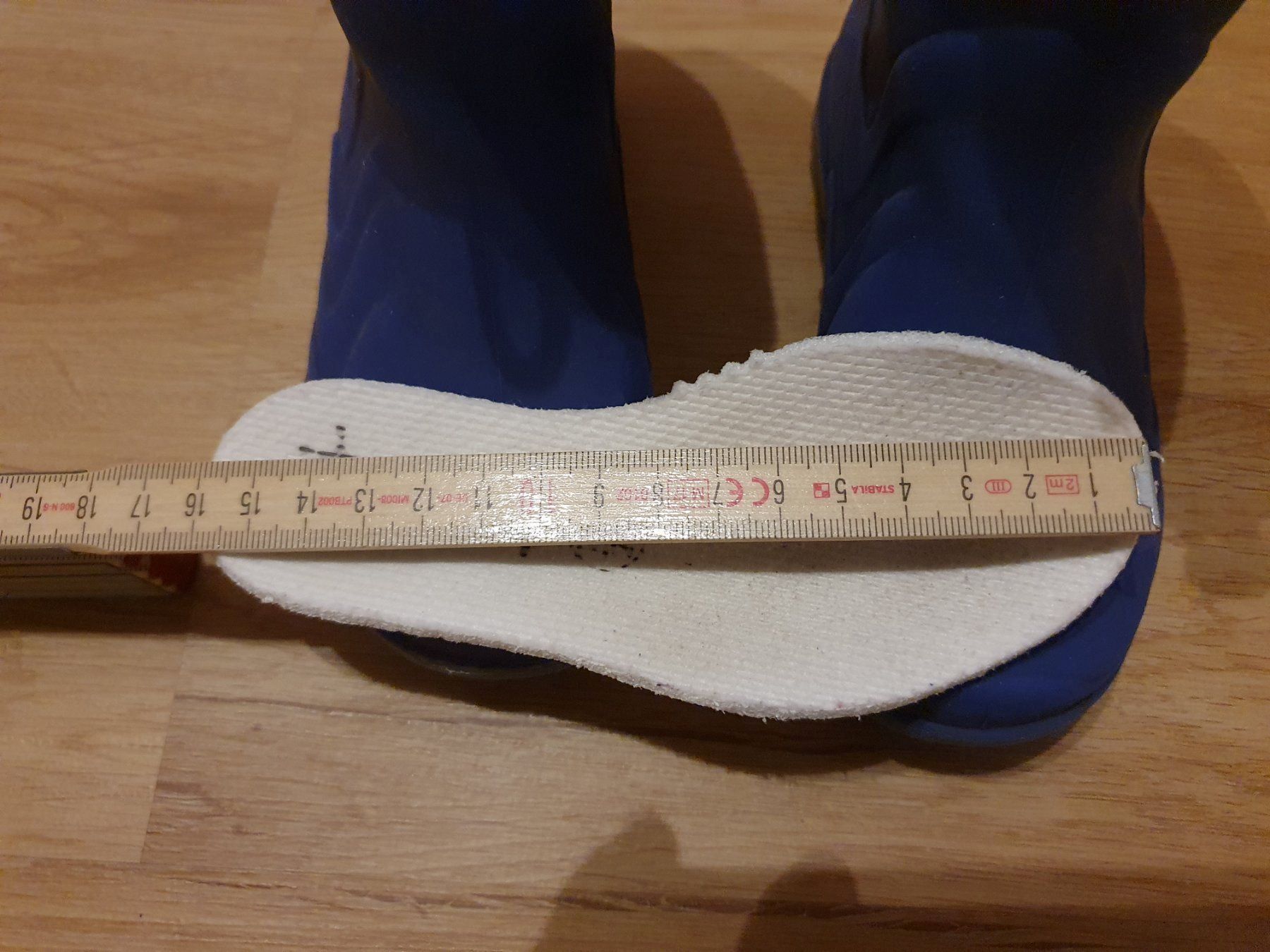 Scarpe per ragazze: Regenstiefel Gr. 24/25, einer blinkt – Usato da Heinrichswil venduto da frankie19860 6