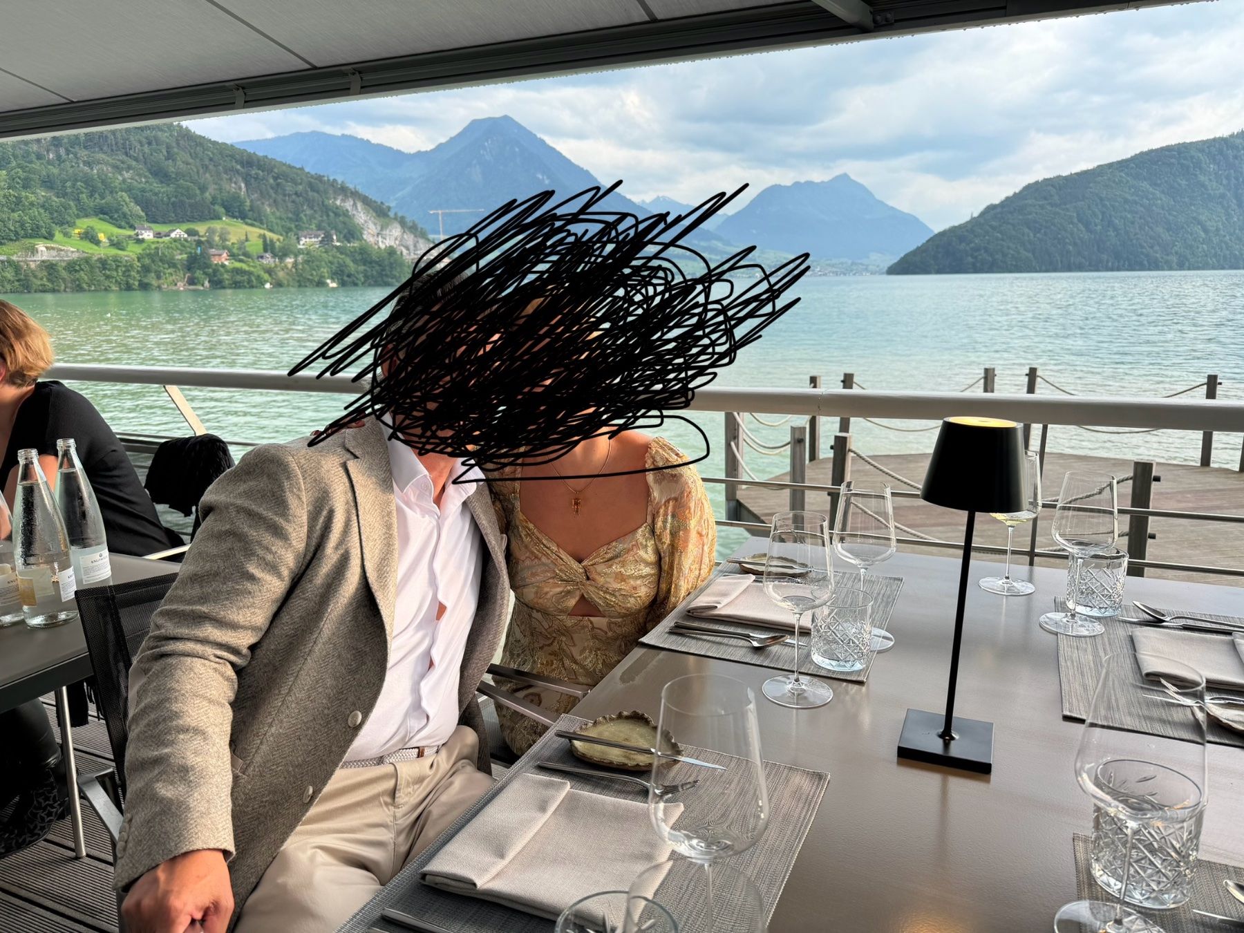 Tute: Wunderschöner Hosenanzug in Gold – Usato da Luzern venduto da Fullmoon68 4
