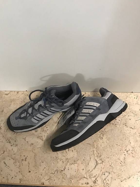 Scarpe da uomo: Adidas Jugendschuhe Grösse 38 – Usato da Kerns venduto da inspo 1
