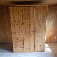 Kleiderschrank Holz
