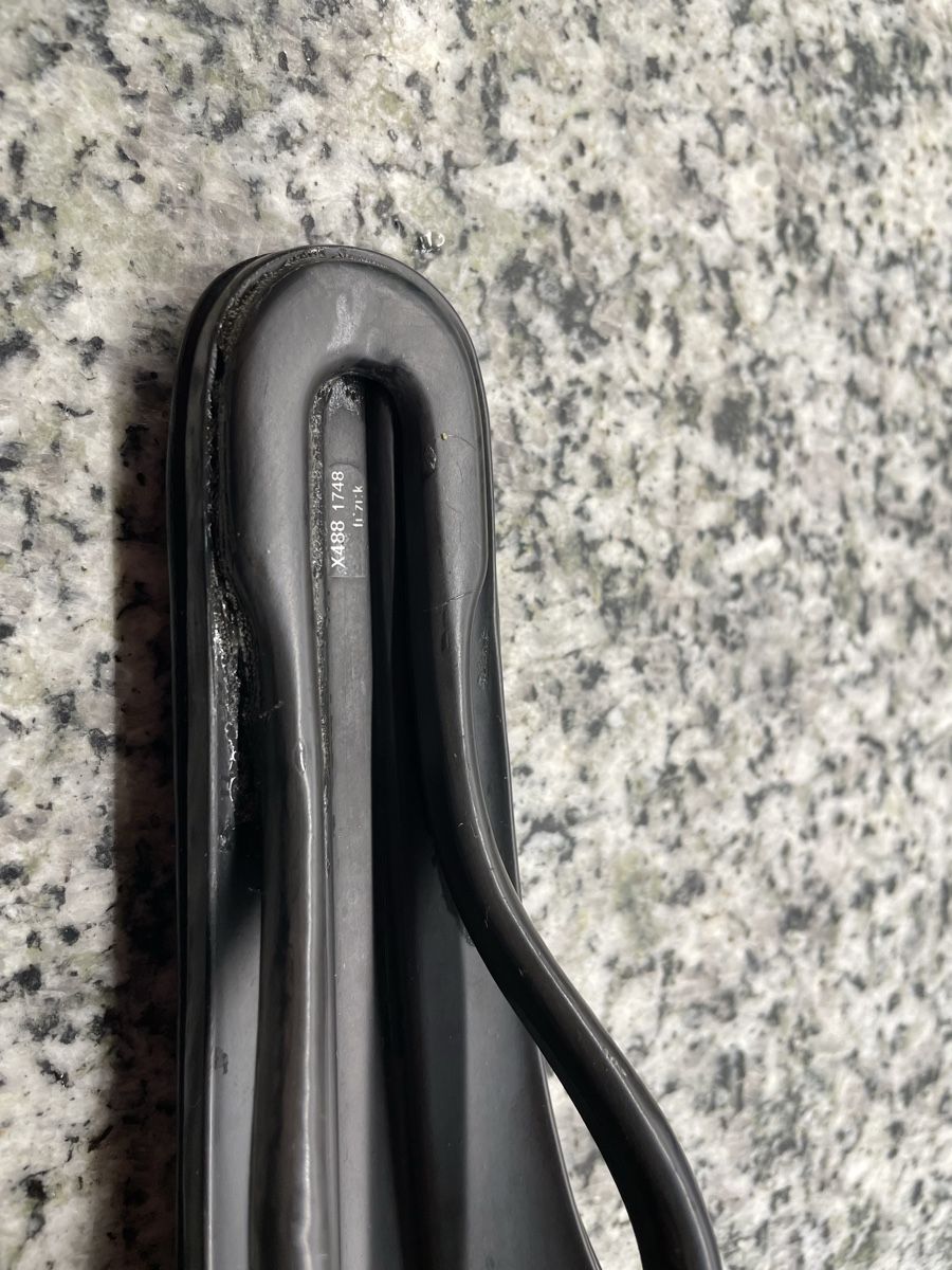 Fizik Pièces détachées: Fizik Antares 00 Sattel regular – Défectueux à Bern par mia_8nfn 3