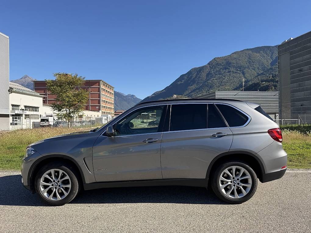 Autos: BMW  X5  xDrive 30d – D'occasion à Giubiasco par automobili72