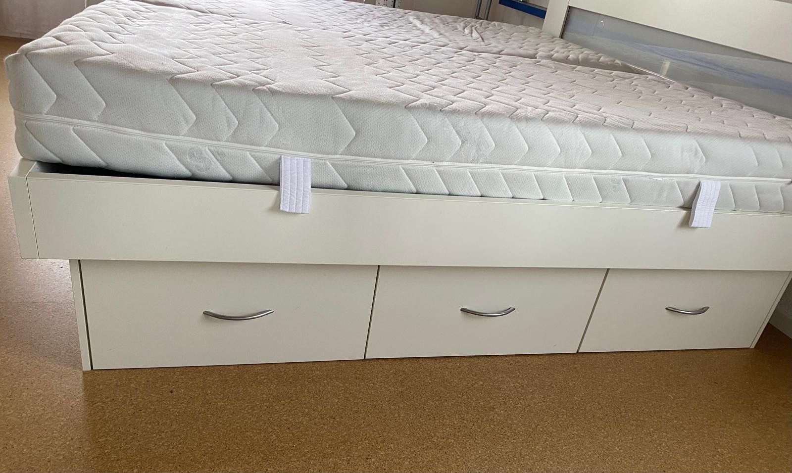 Betten: Bett mit Schubladen/Stauchfach – Gebraucht aus Gunzwil von Segi0302 1