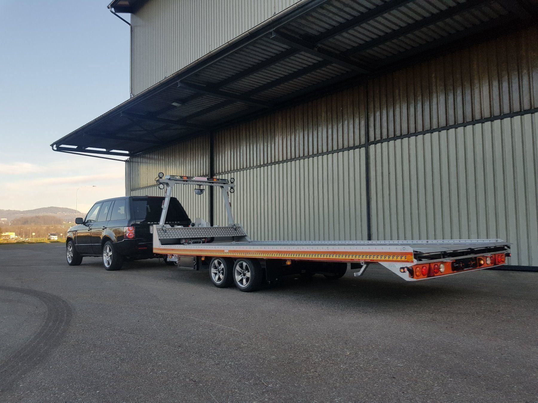 Fitzel Rimorchi: Fitzel 3.5 Tonnen Autotransporter – Usato da Zug venduto da Qayqay0