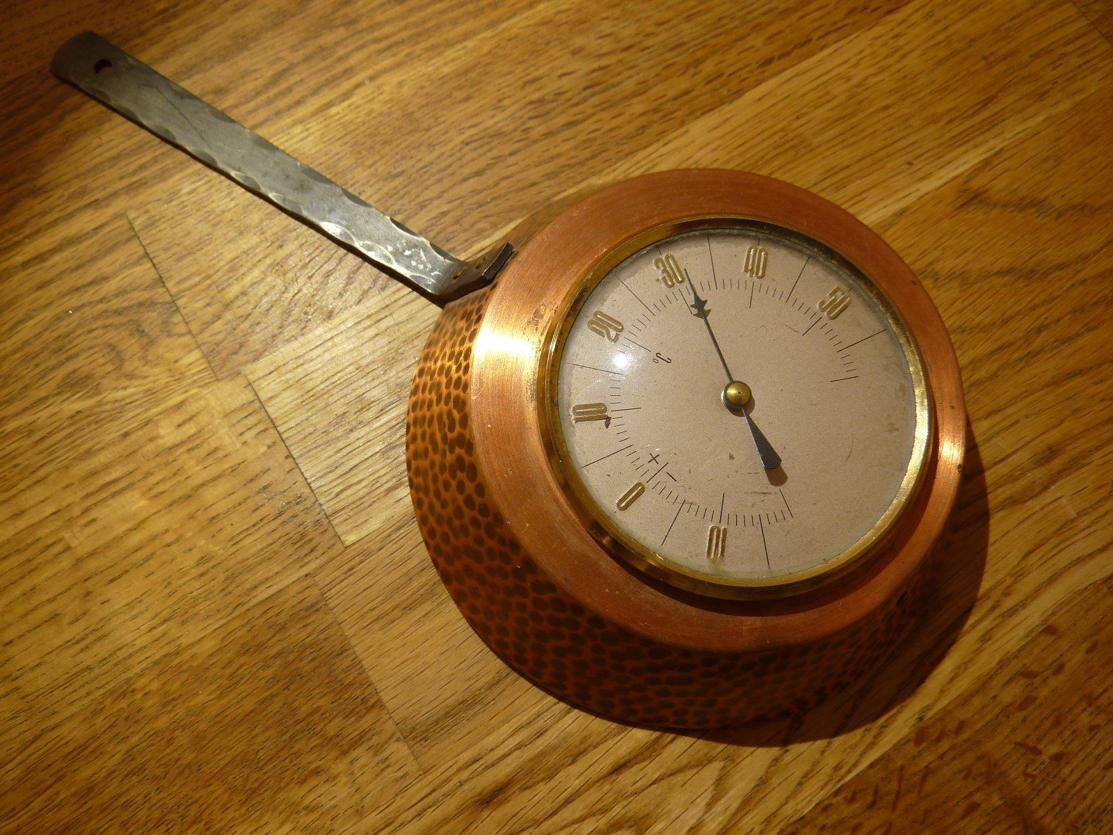 Altro per la casa: Omas antiker Raum Thermometer Pfännchen – Usato da Hochfelden venduto da swissice
