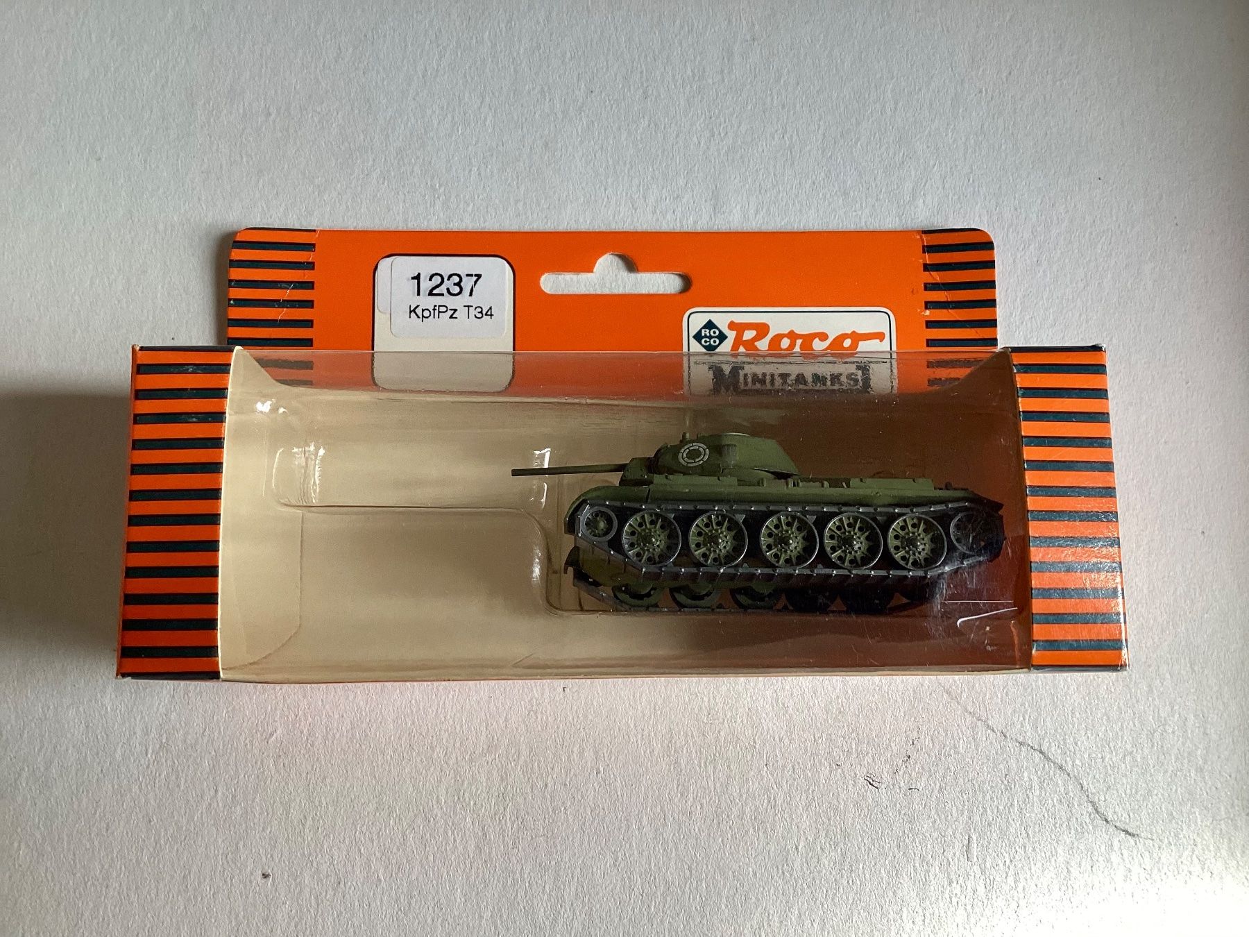 Roco Kit di modellismo & Modellini statici: Minitanks Roco 1237, KpfPz T 34 (1:87). – Nuovo e nell'imballaggio originale da Vacallo venduto da G1965 6