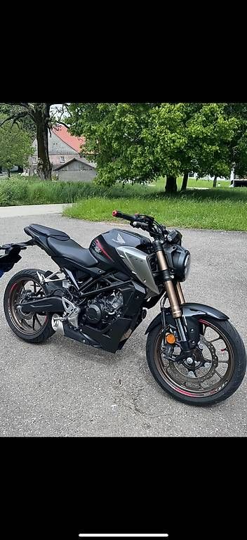 Strasse: Cb125R à vendre  – Gebraucht aus Haute-Nendaz von Salome.dbl