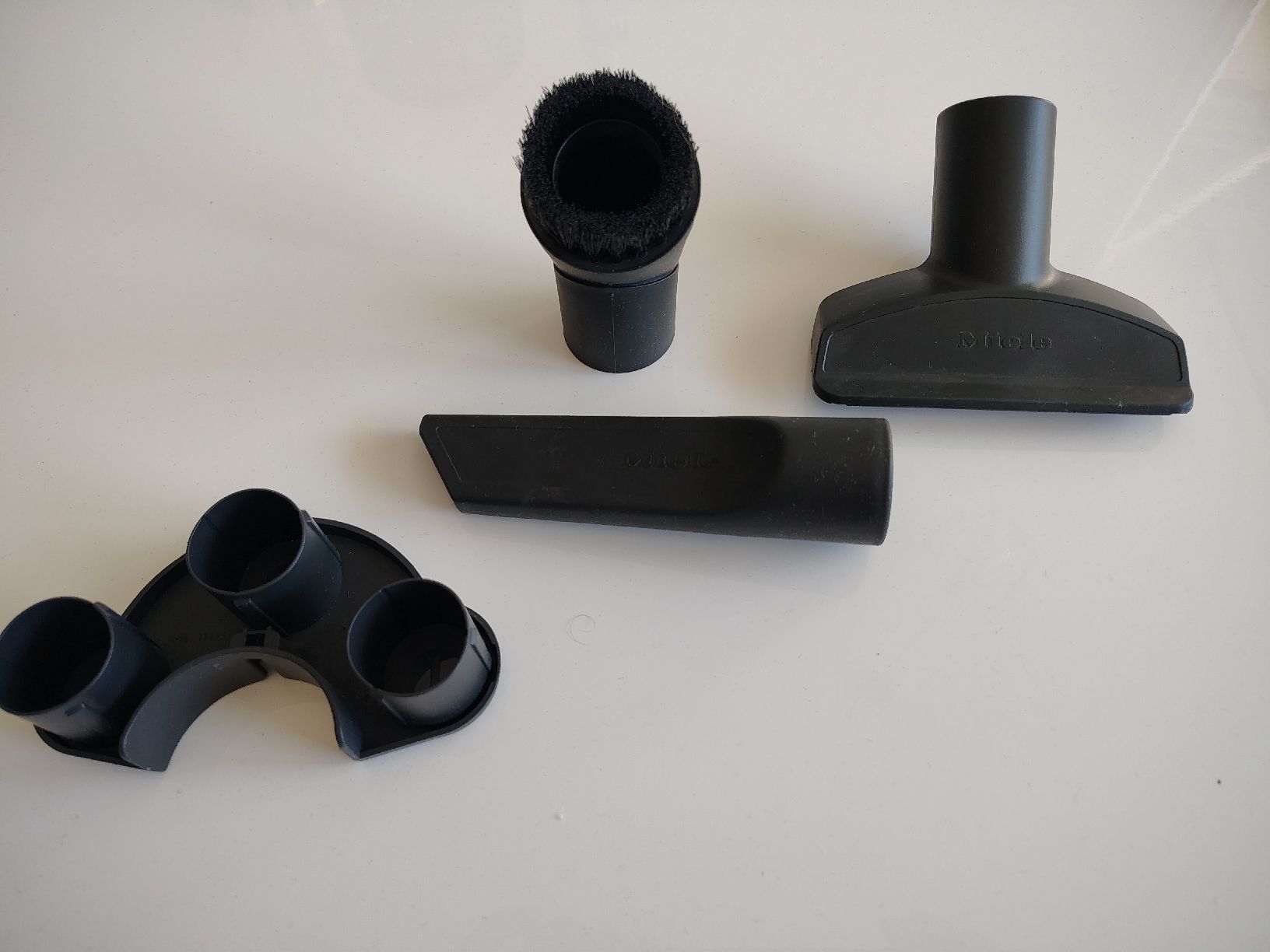 Miele Aspirapolveri & Accessori: accessoires aspirateur Miele – Nuovo (secondo la descrizione) da Bussy FR venduto da rom_m9y5 1