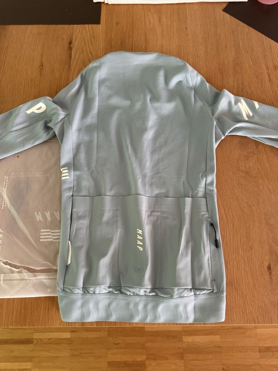 Canottiere & Pantaloni: Maap Apex Aeon Jersey Damen – Nuovo e nell'imballaggio originale da Reutigen venduto da alisha_553 2