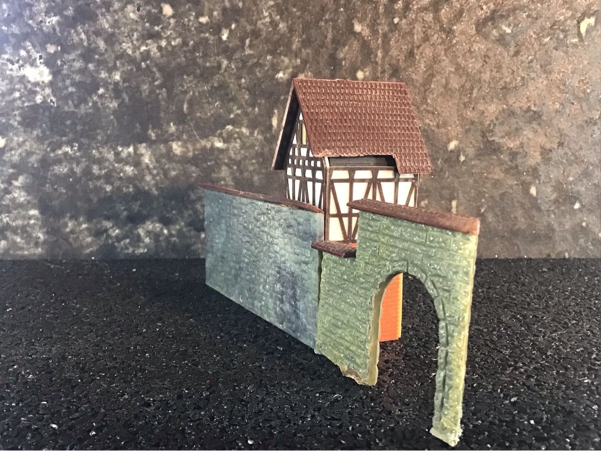Kit di modellismo & Modellini statici: MODELL GEBÄUDEHAUS – Usato da Männedorf venduto da Spezial-Modelle 1