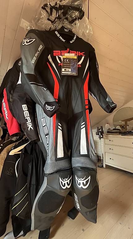 Completi: Motorrad Lederkombi NEU BERIK – Usato da Riggisberg venduto da mracing444 1